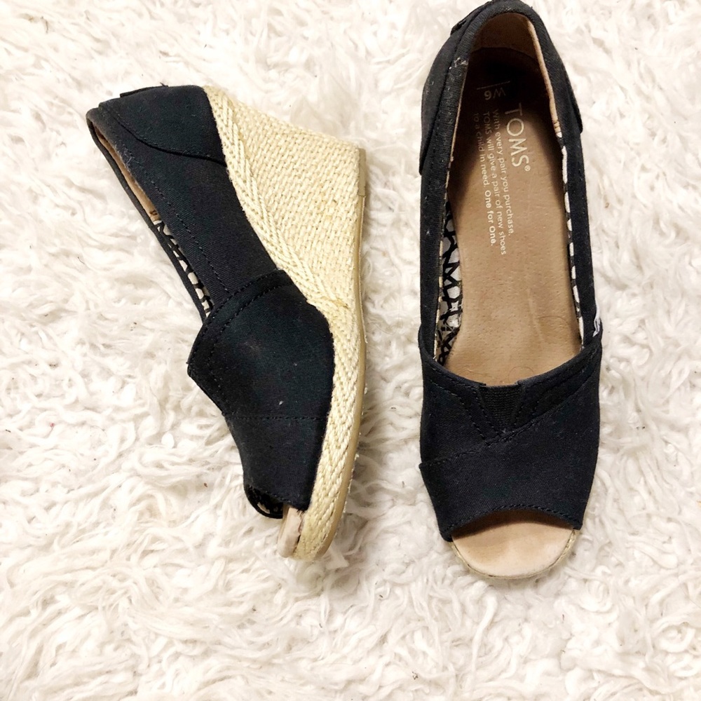 TOMS CANVAS WEDGES